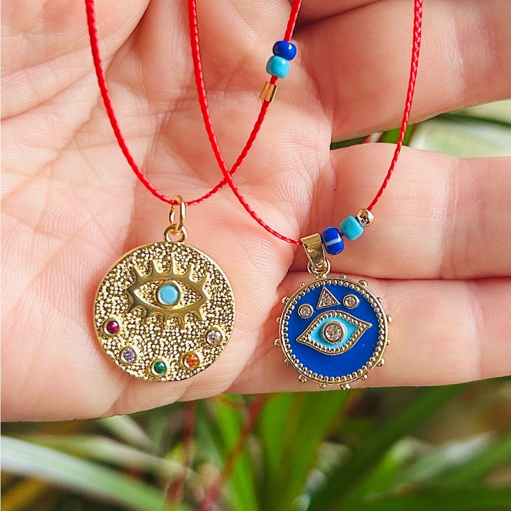 NWT✨Handmade✨18K Gold Evil Eye Pendant Necklace on a Red Adjustable Cord
